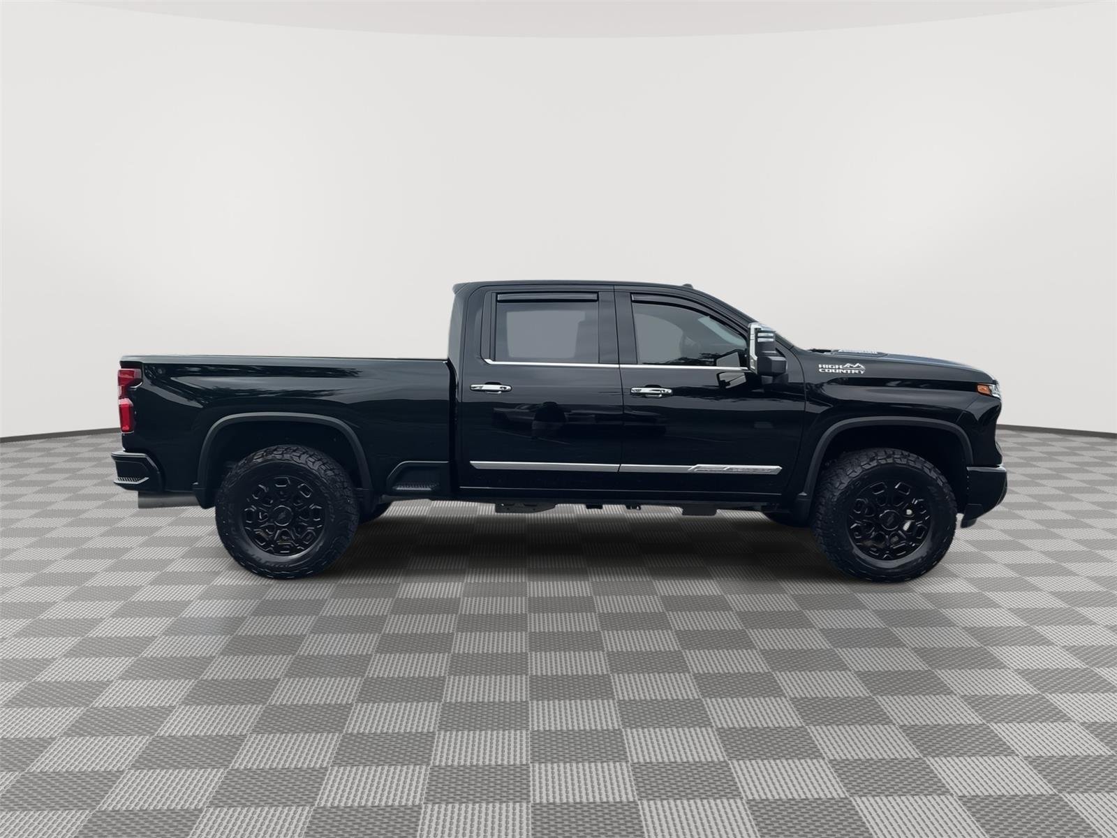 Used 2024 Black Chevrolet High Country image 27