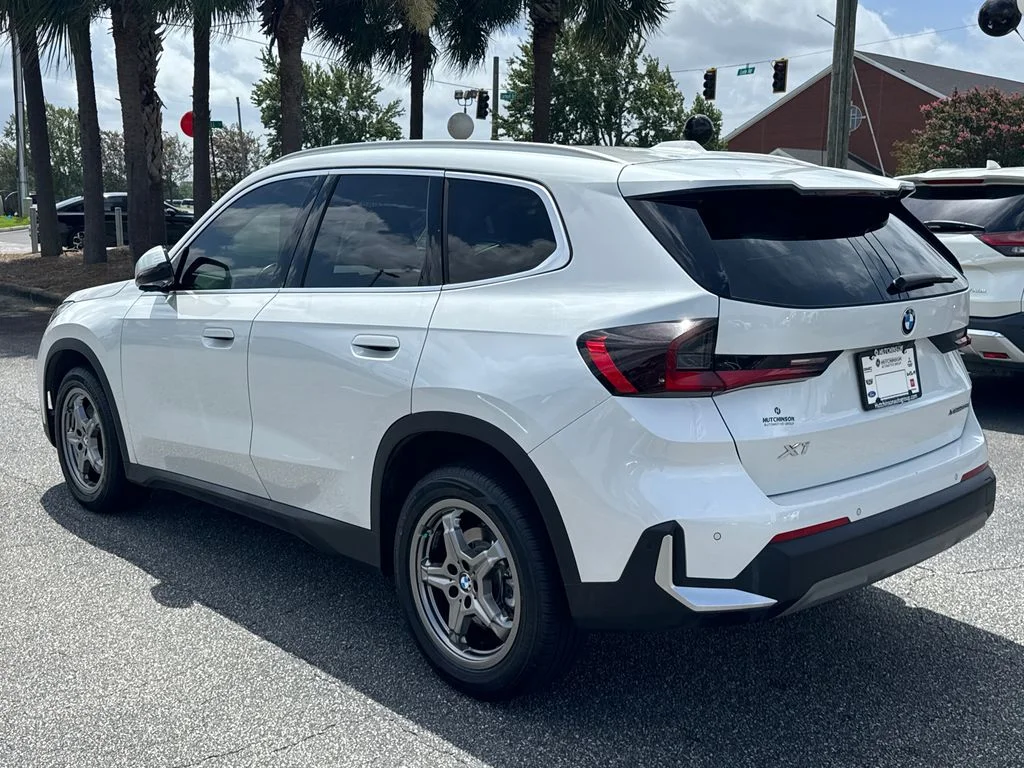 Used 2023 White BMW xDrive28i image 5