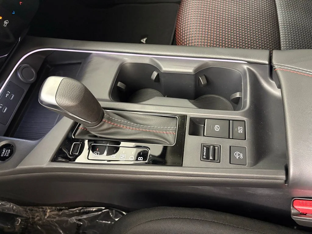 New 2026 Aspen White TriCoat / Super Black Two-tone Nissan SR image 31
