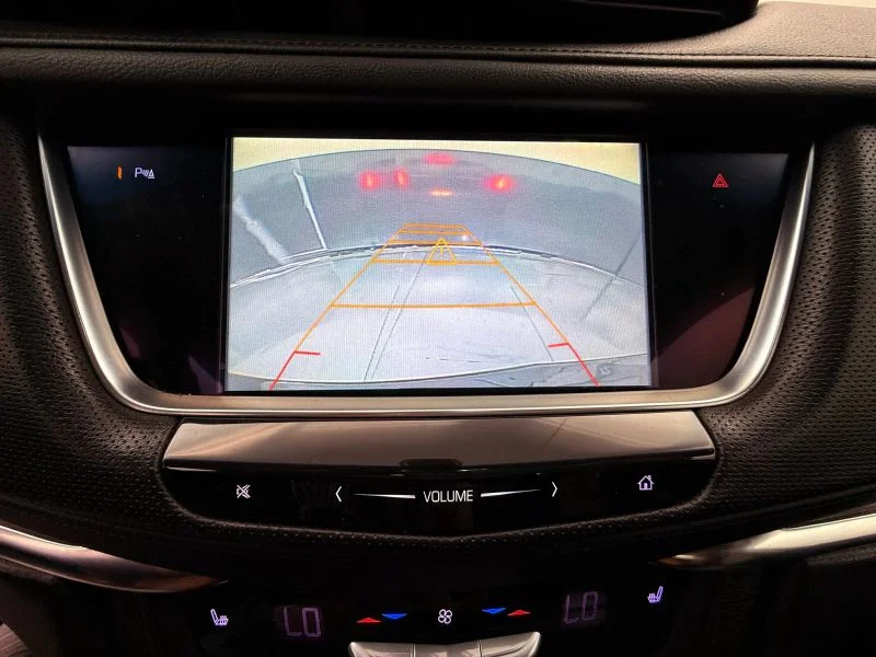 Used 2017  Cadillac Luxury Sport Utility 4D image 30