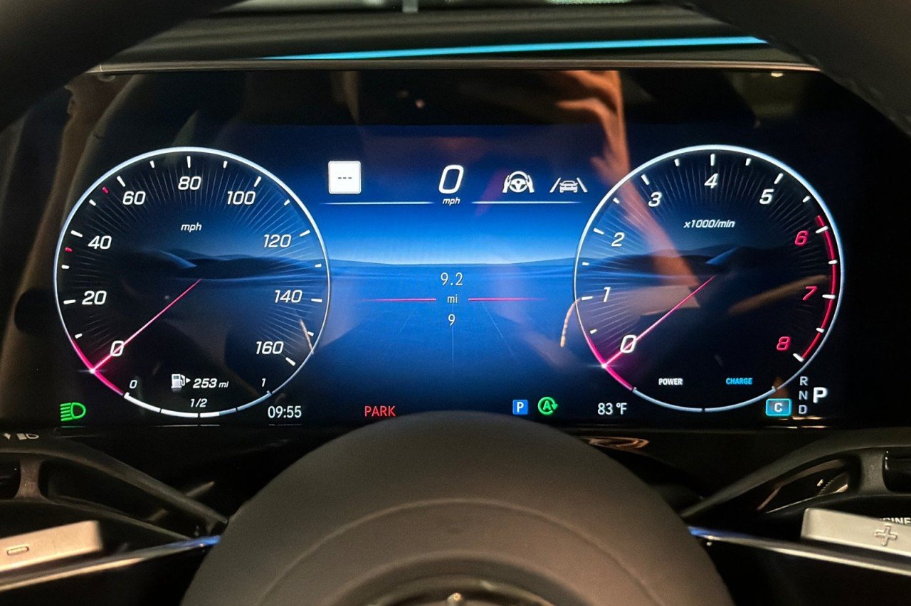 New 2027 MANUFAKTUR Alpine Grey Mercedes-Benz E 450 4MATIC® Sedan image 23