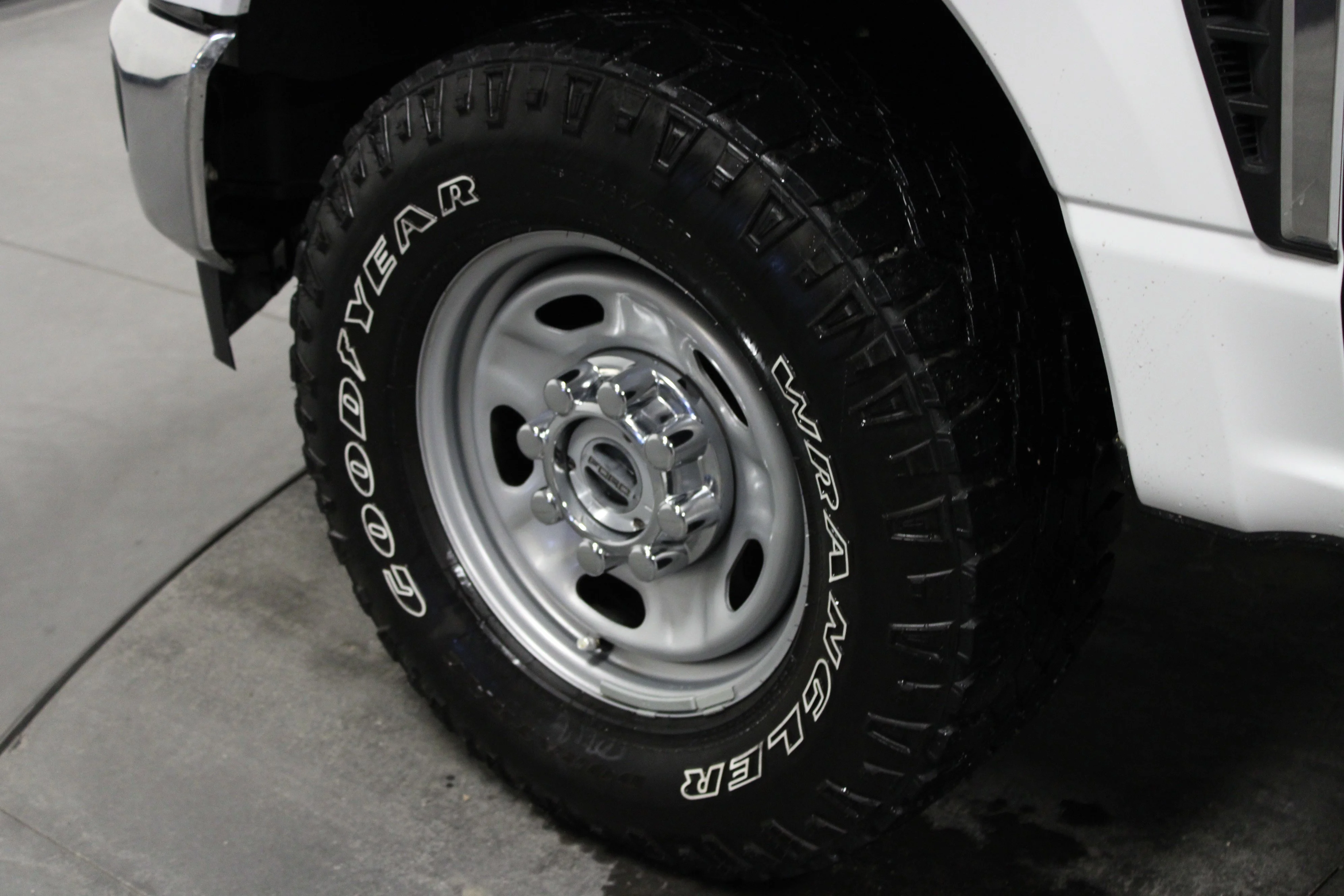 Used 2024 Oxford White Ford XL image 10