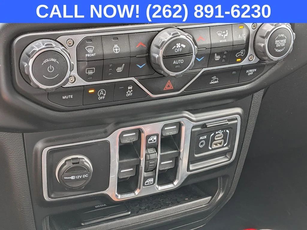 Used 2021 Blue Jeep Unlimited Sahara Altitude image 19