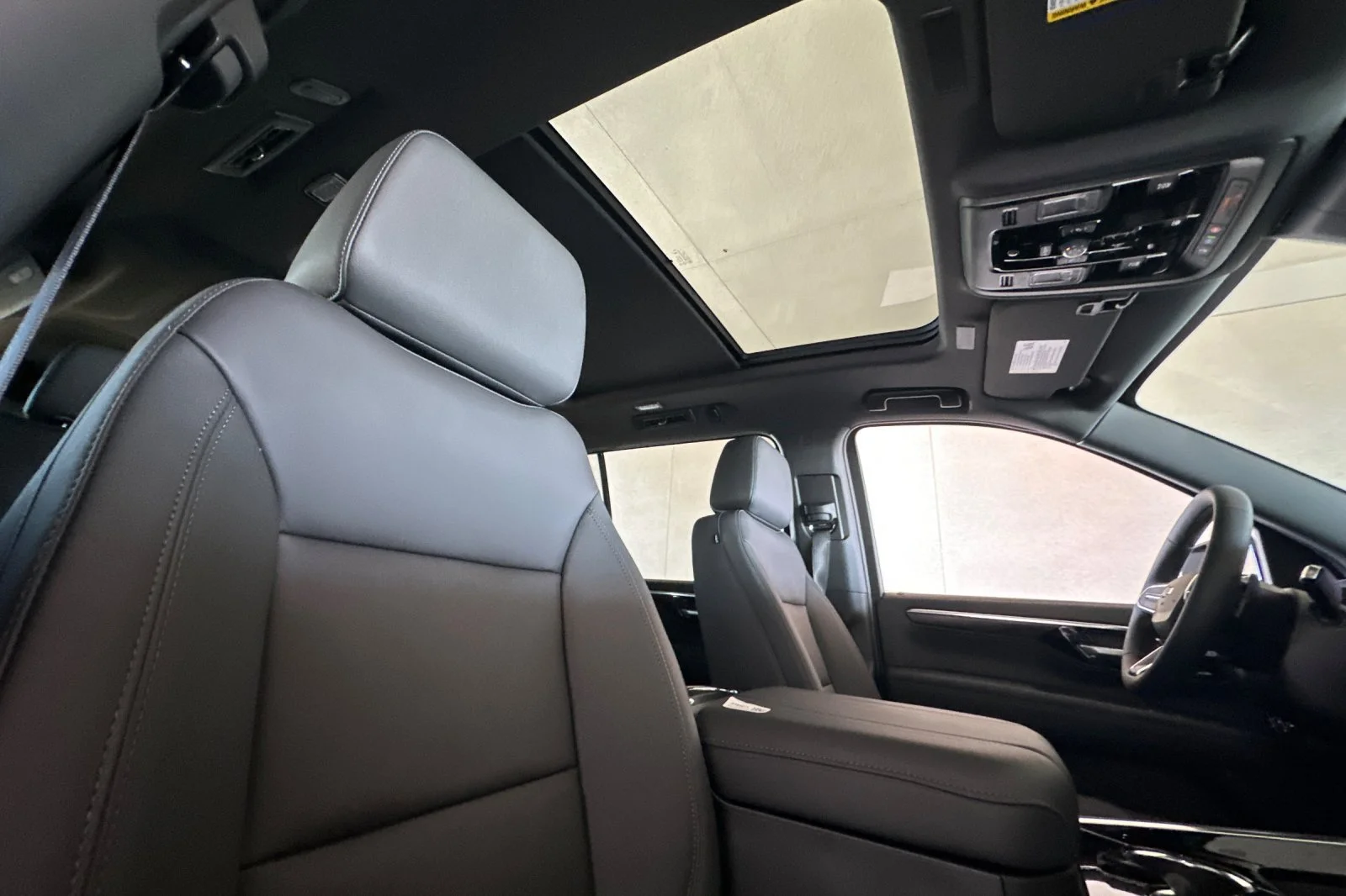 New 2027 Summit White Chevrolet Z71 image 18