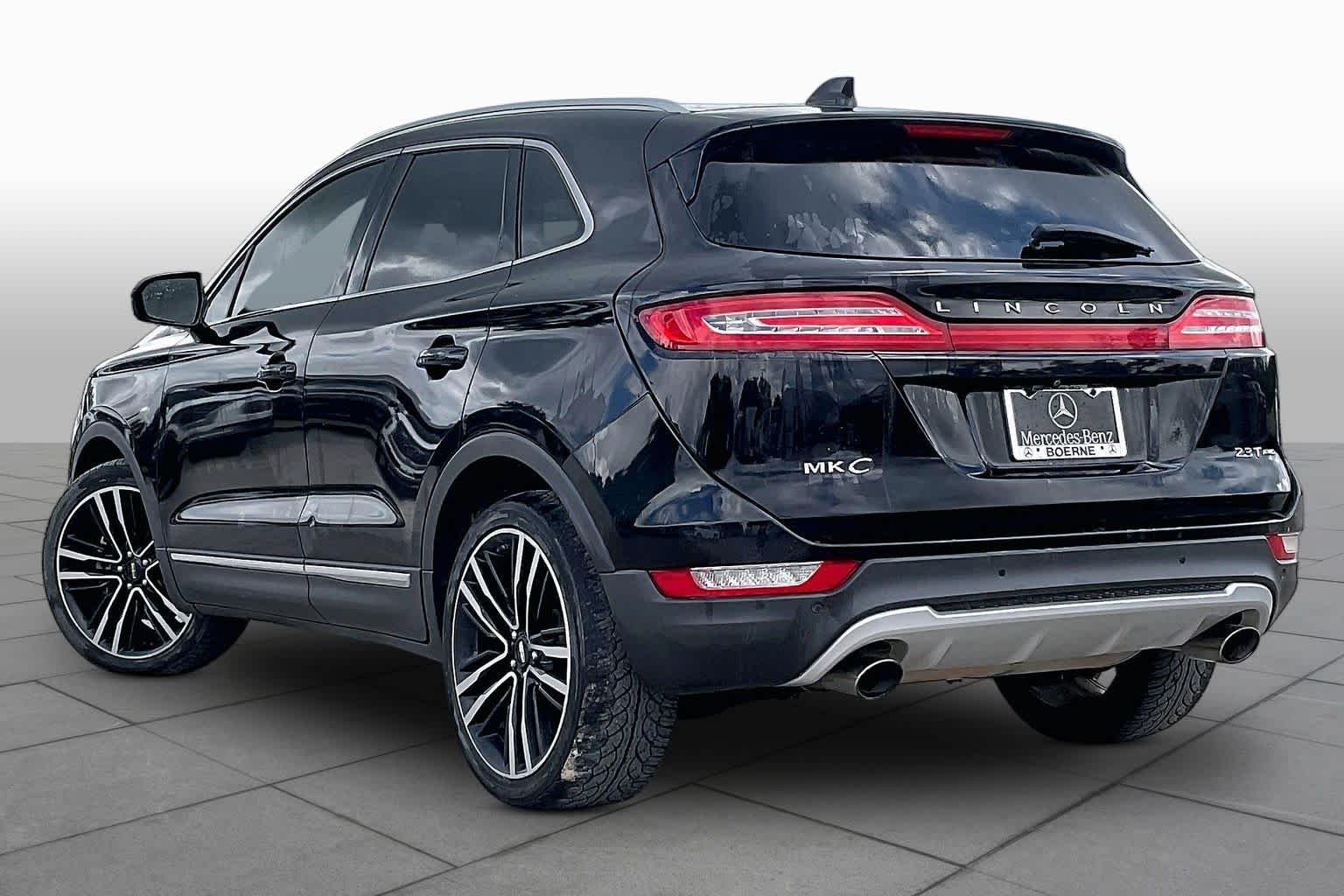 Used 2017 Diamond Black Metallic Lincoln Reserve image 12