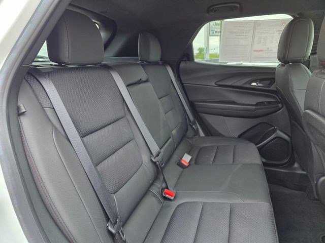 Used 2022 Summit White Chevrolet RS image 13
