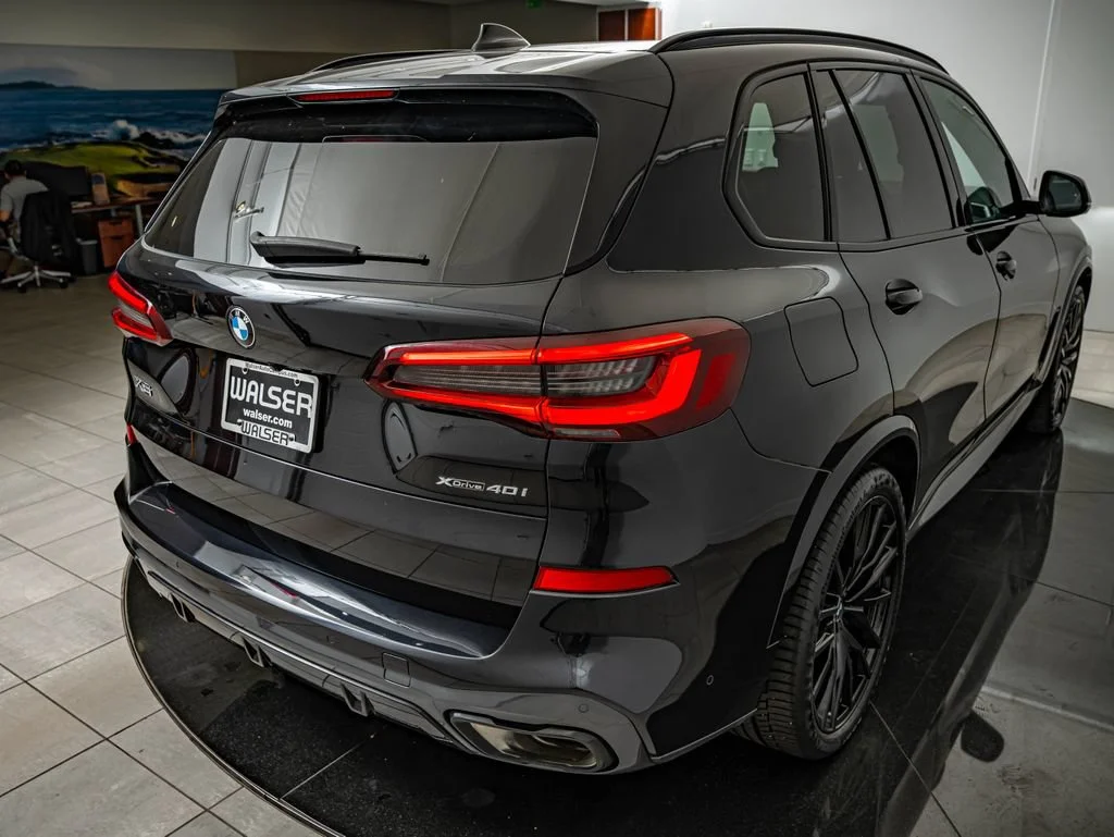 Used 2023 Black Sapphire Metallic BMW xDrive40i image 16