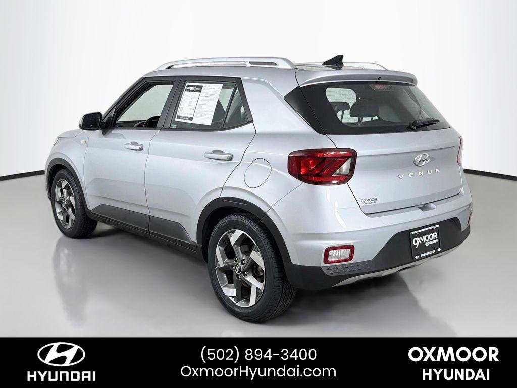 Used 2022 Stellar Silver Hyundai SEL image 5