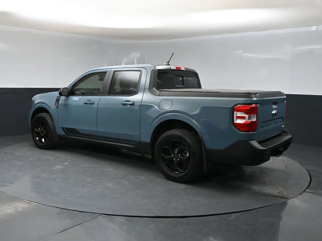 Used 2022 Blue Ford Lariat image 4