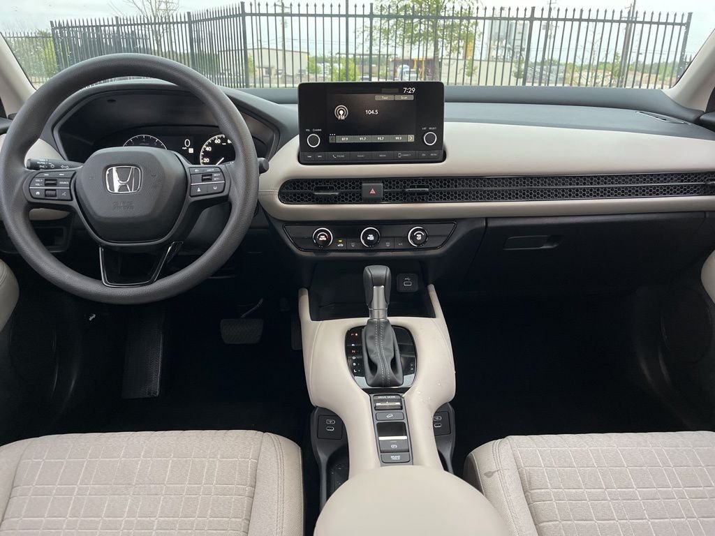 2025 Honda HR-V LX - Photo 15