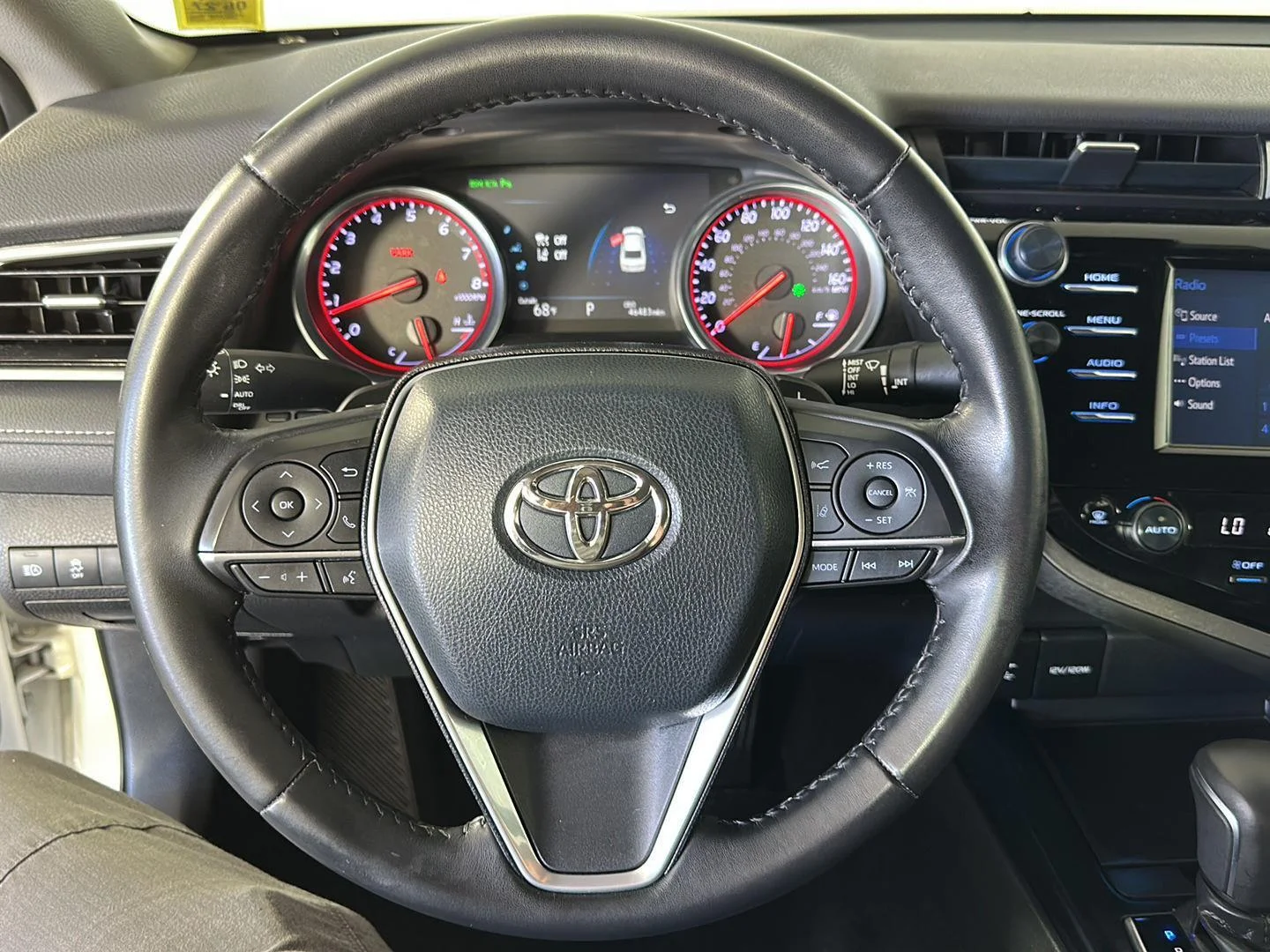 Used 2018 Pearl Toyota XSE image 13