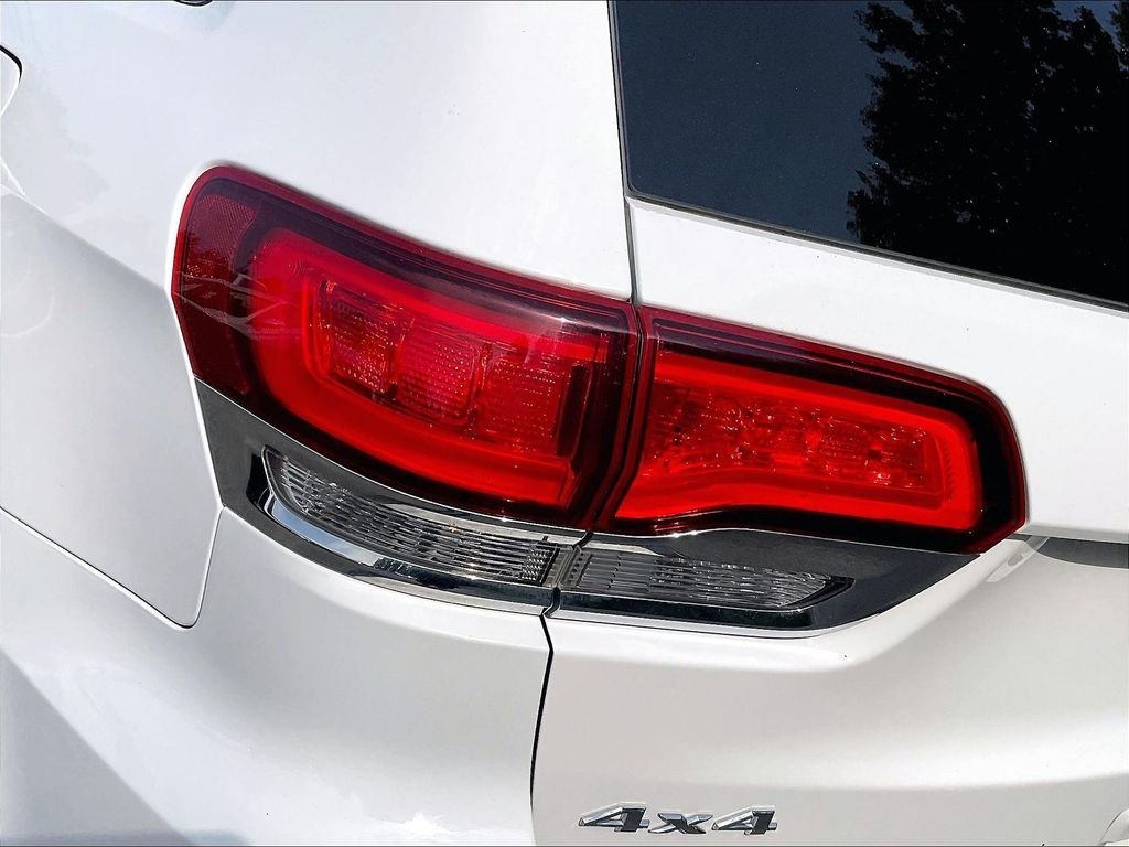 Used 2020 White Jeep Limited image 32
