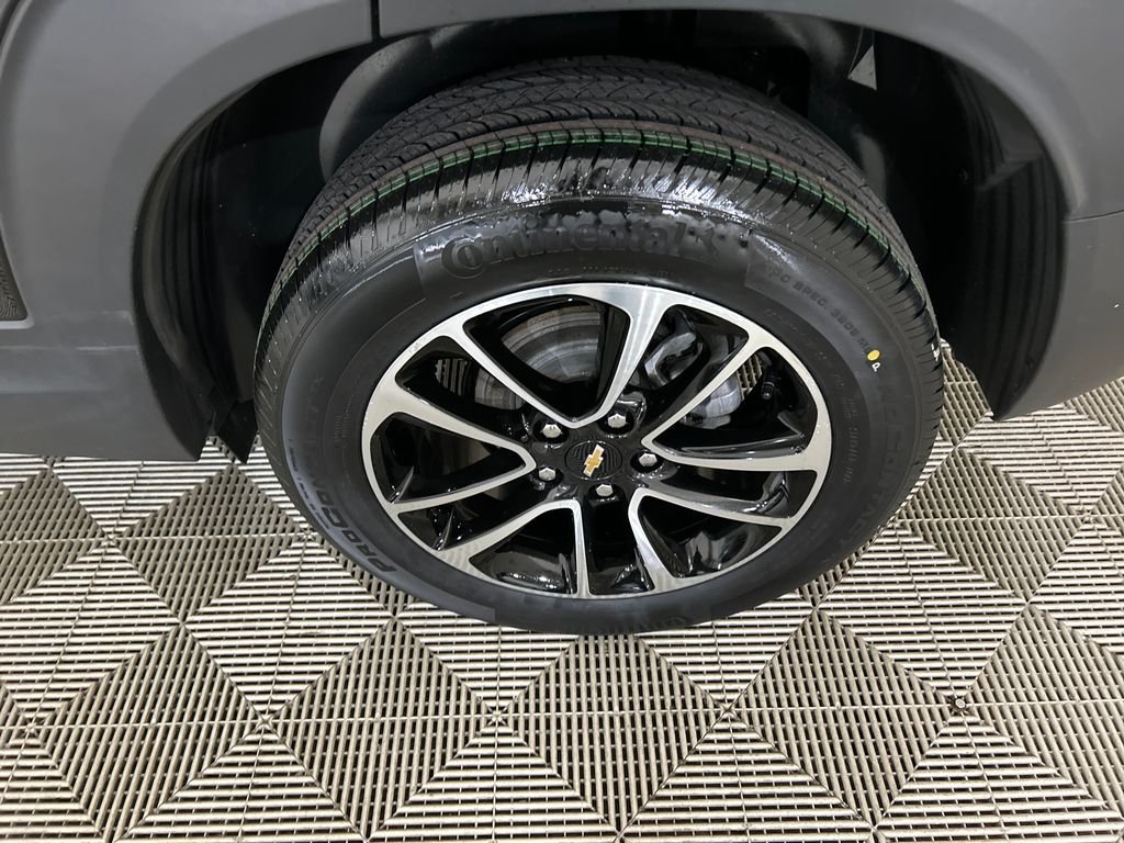 Used 2025 Black Chevrolet LT image 10