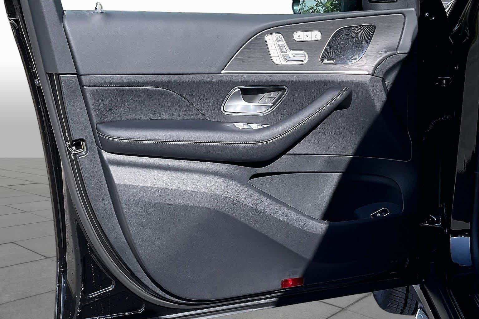 New 2026 Obsidian Black Metallic Mercedes-Benz GLE 450 image 11