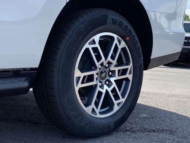 New 2026 Star White Metallic Tri-Coat Ford Active image 9