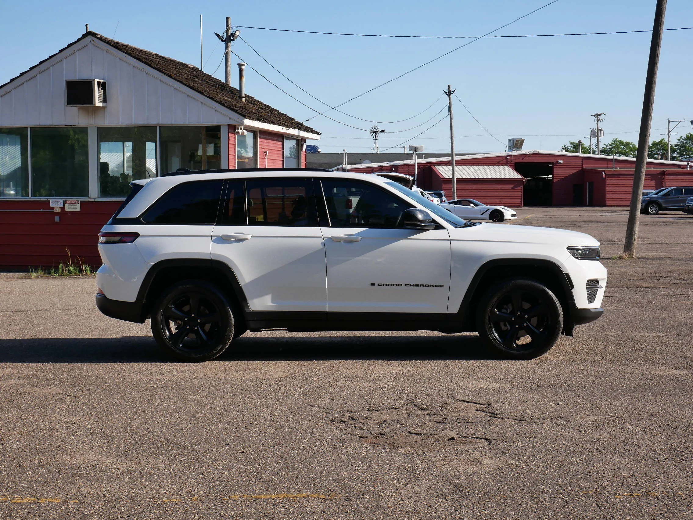 Used 2022 Jeep Grand Cherokee Altitude with VIN 1C4RJHAGXN8605151 for sale in White Bear Lake, Minnesota
