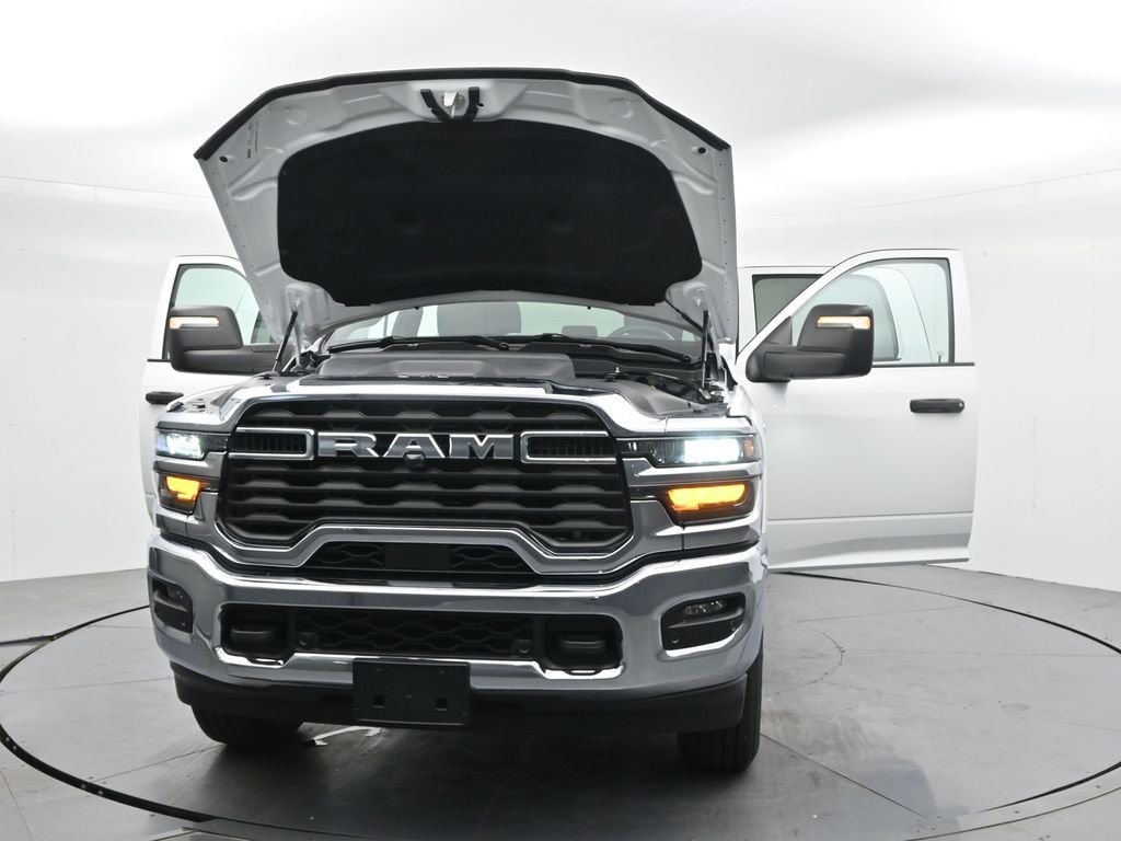 New 2026 Bright White Clear-Coat Exterior Paint RAM Tradesman image 45