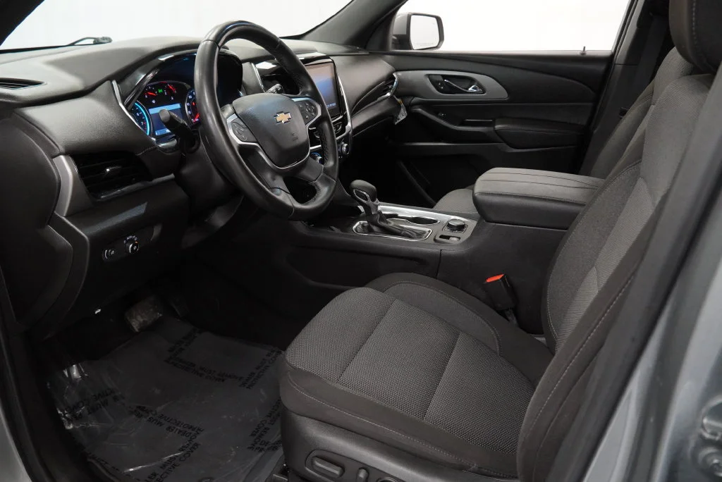 Used 2023 STERLING GRAY METALLIC Chevrolet LT Cloth image 8