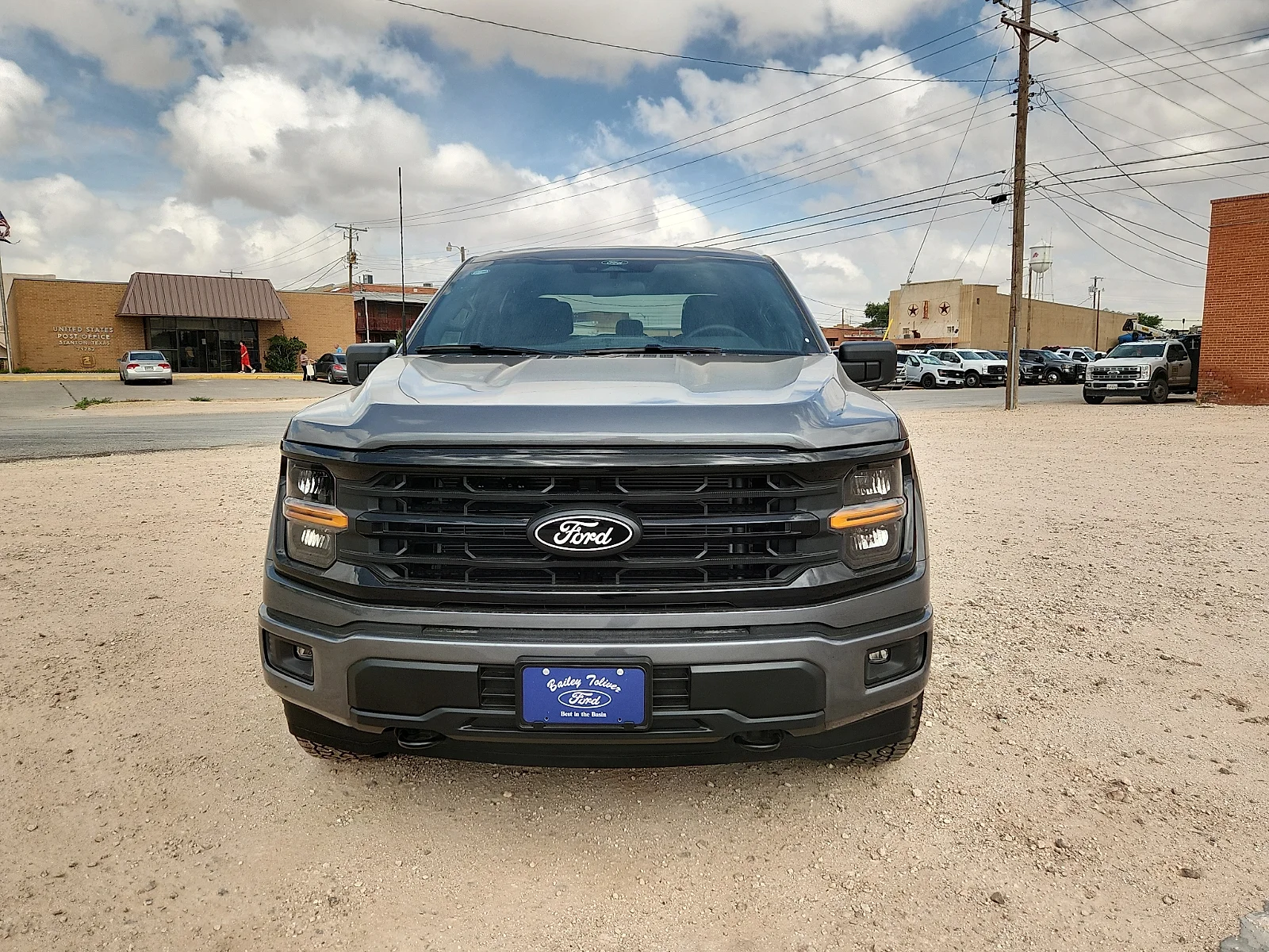 New 2026 Carbonized Gray Metallic Ford XLT image 2