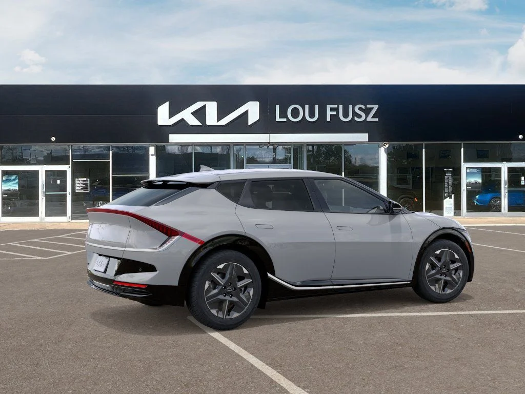 New 2026 Wolf Gray Kia Light image 6
