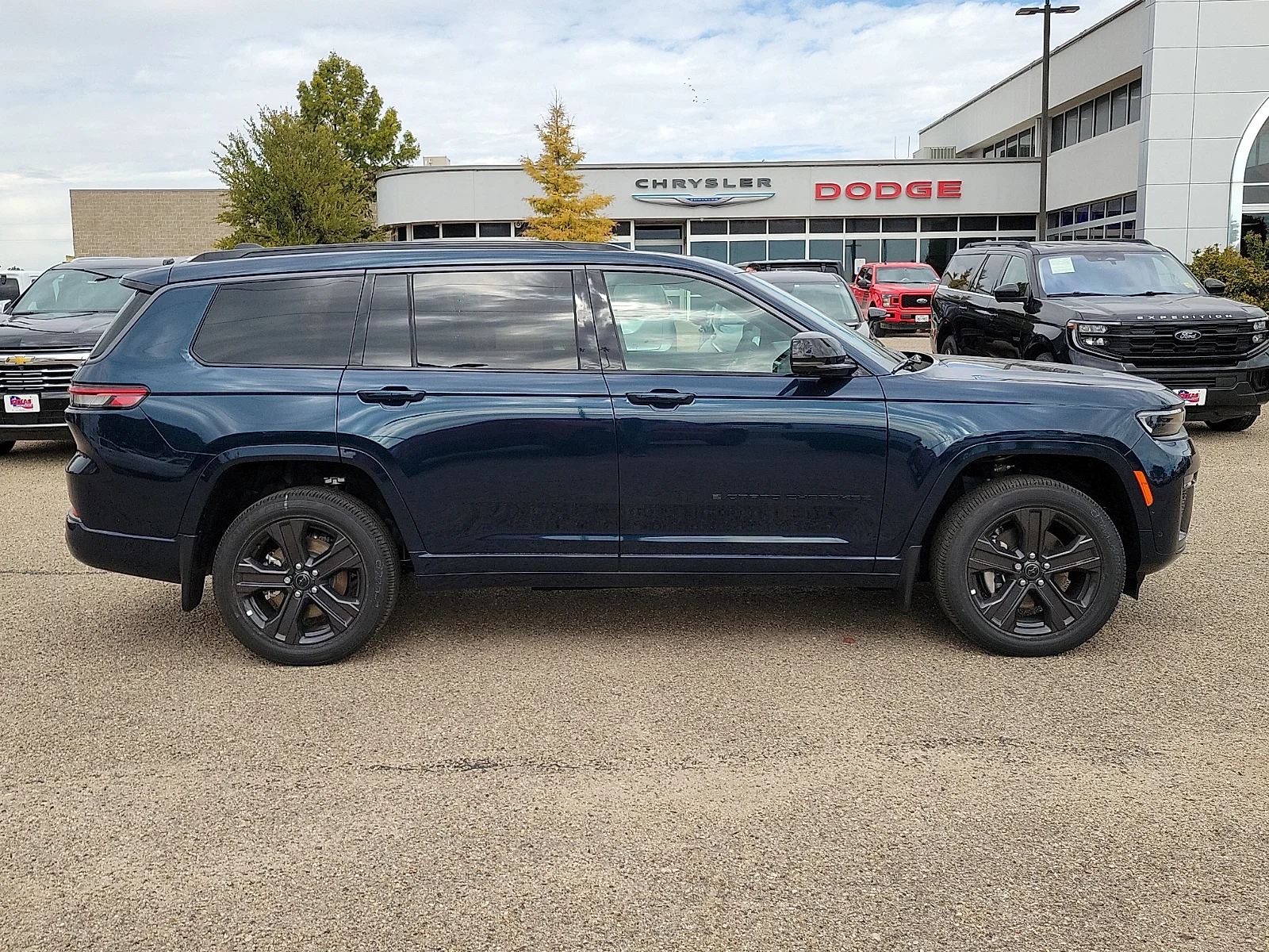 New 2027 PPS Fathom Blue Jeep L LIMITED RESERVE 4X4 image 5