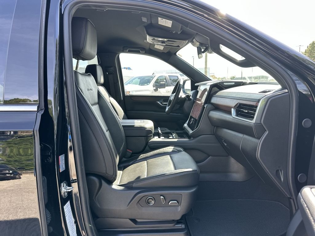 Certified Used 2025 Onyx Black GMC Denali image 27
