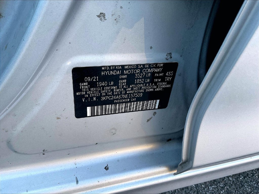 Used 2022 Silver Hyundai SEL image 31