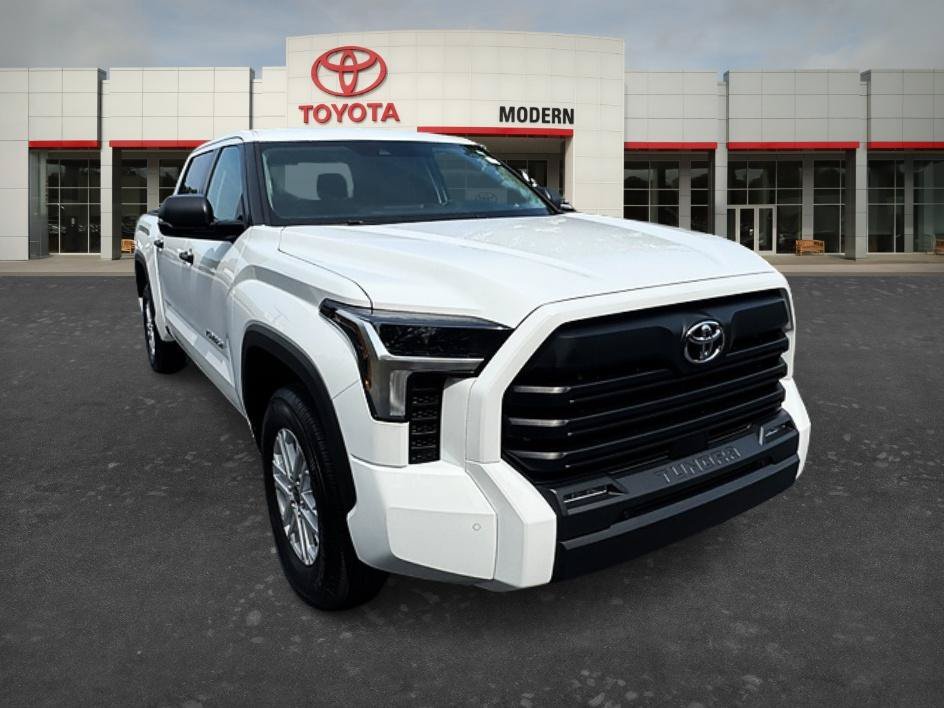 Used 2024 Ice Cap Toyota SR5 image 3