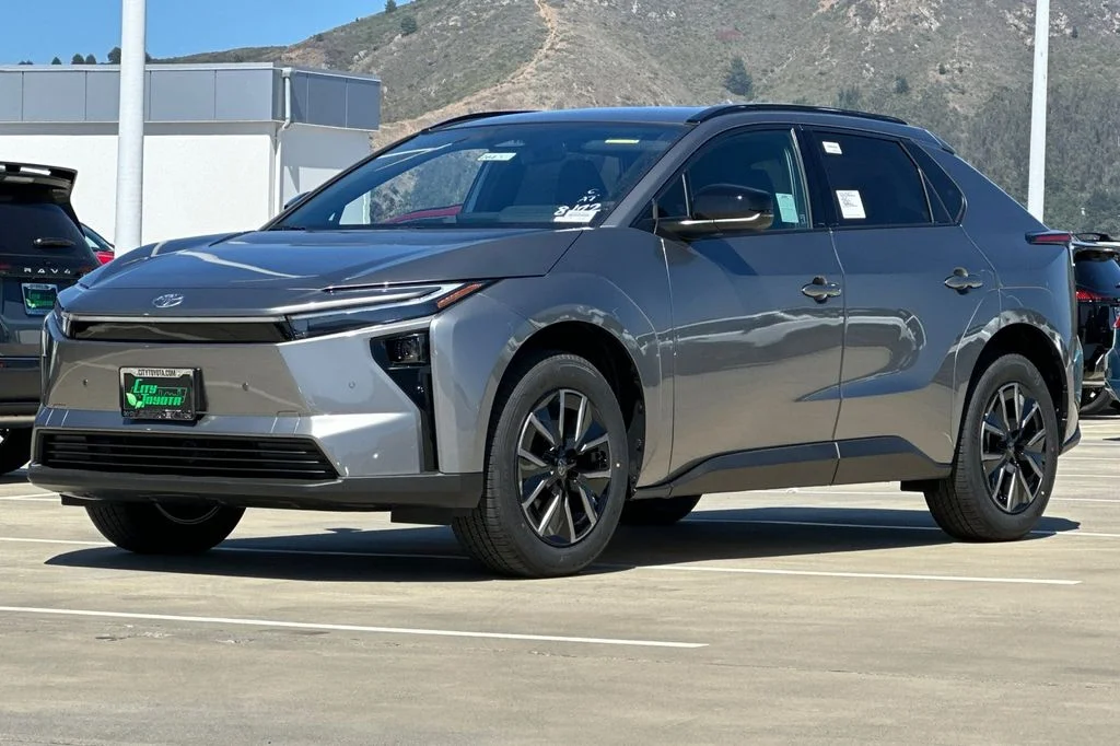 New 2026 Heavy Metal <sup>1</sup> Toyota  XLE image 8