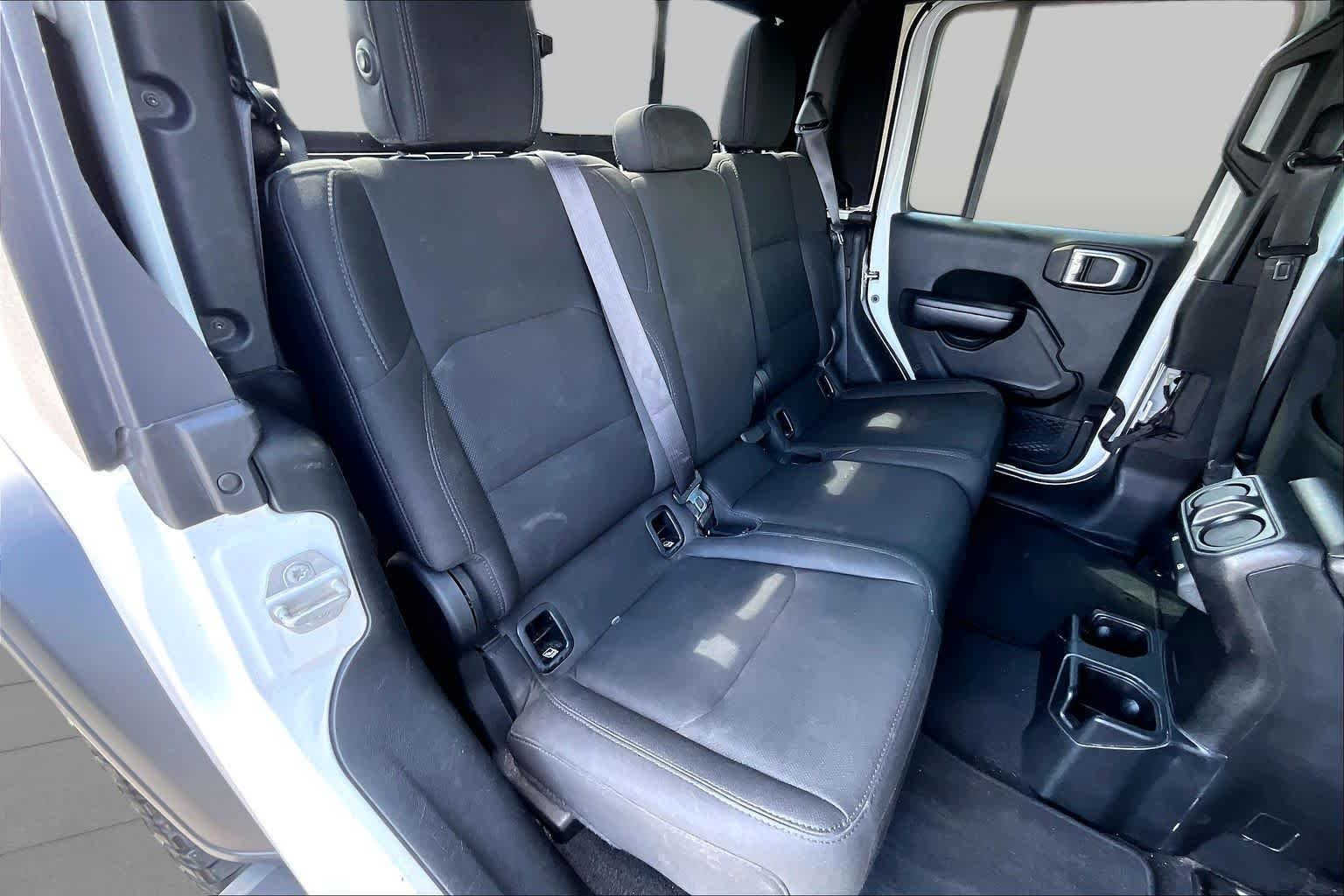 Used 2020 Bright White Clearcoat Jeep Sport S image 20