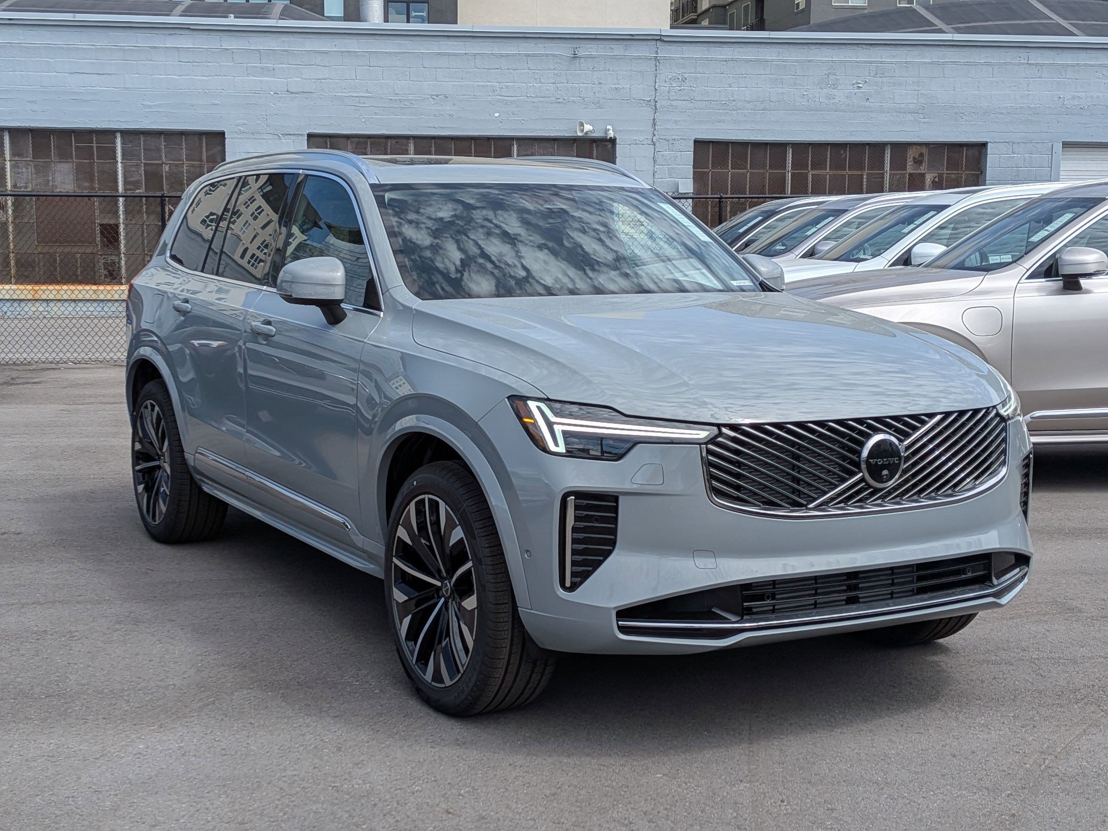 2026 Volvo XC90 T8 Recharge Plus Bright 6-Seater 4WD's photo