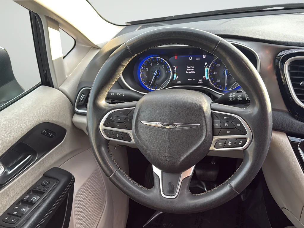 Used 2023 Black Chrysler Touring L image 33