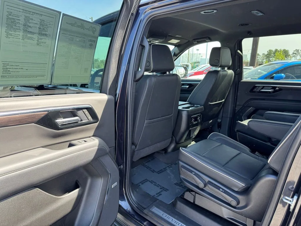Used 2025 Gray Chevrolet Premier image 36