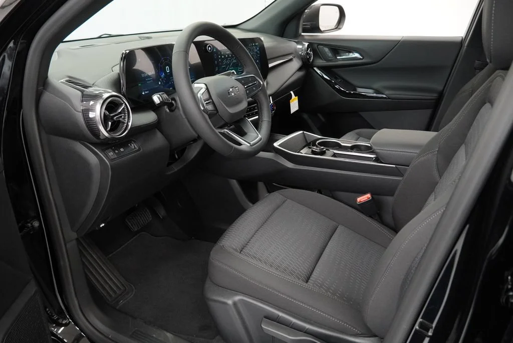 New 2027 Mosaic Black Metallic Chevrolet LT image 11