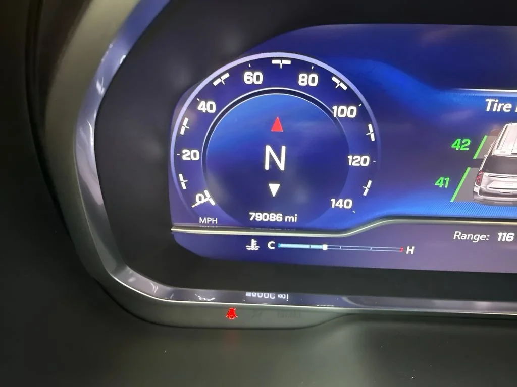 Used 2023 BLACK Chevrolet Z71 image 28
