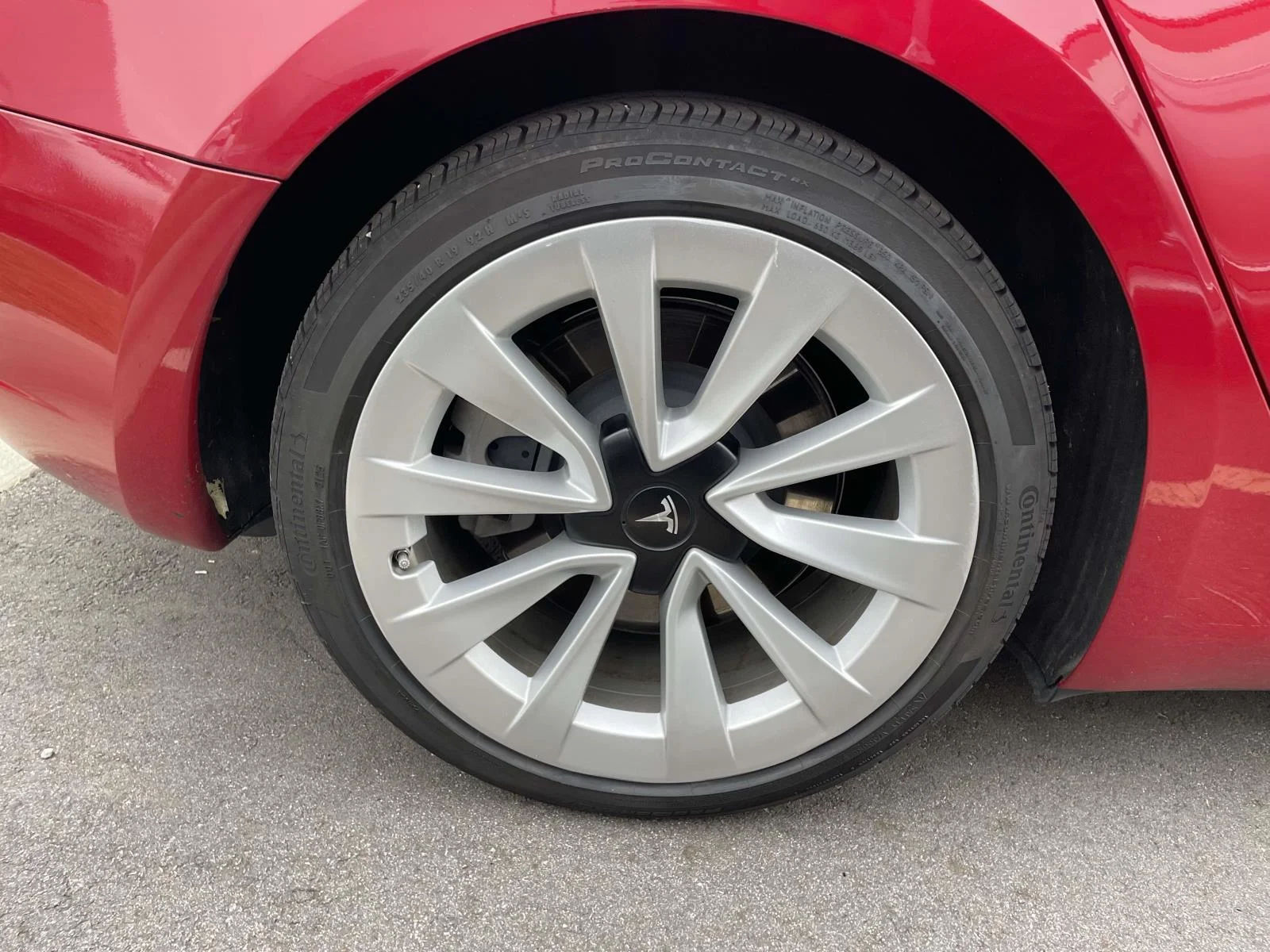 Used 2023  Tesla Base image 5