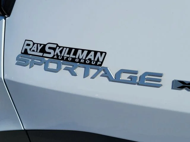 Used 2024 White Kia X-Pro image 9