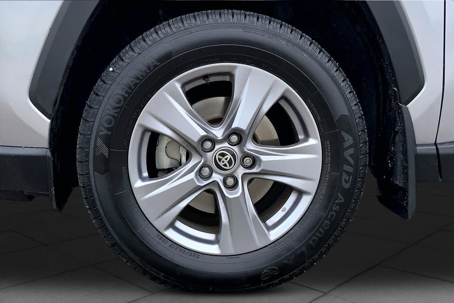 Used 2024 Silver Sky Metallic Toyota Hybrid XLE image 11