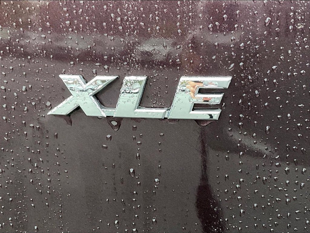 Used 2018 Black Currant Toyota XLE image 27