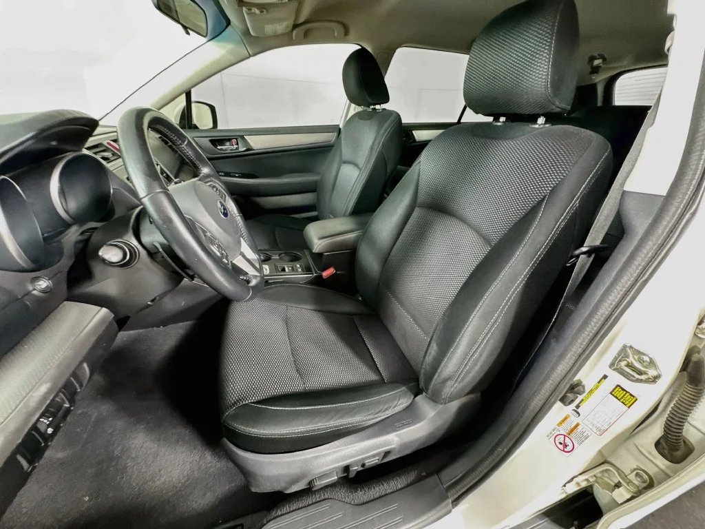 Used 2016 White Subaru 2.5i Premium image 25