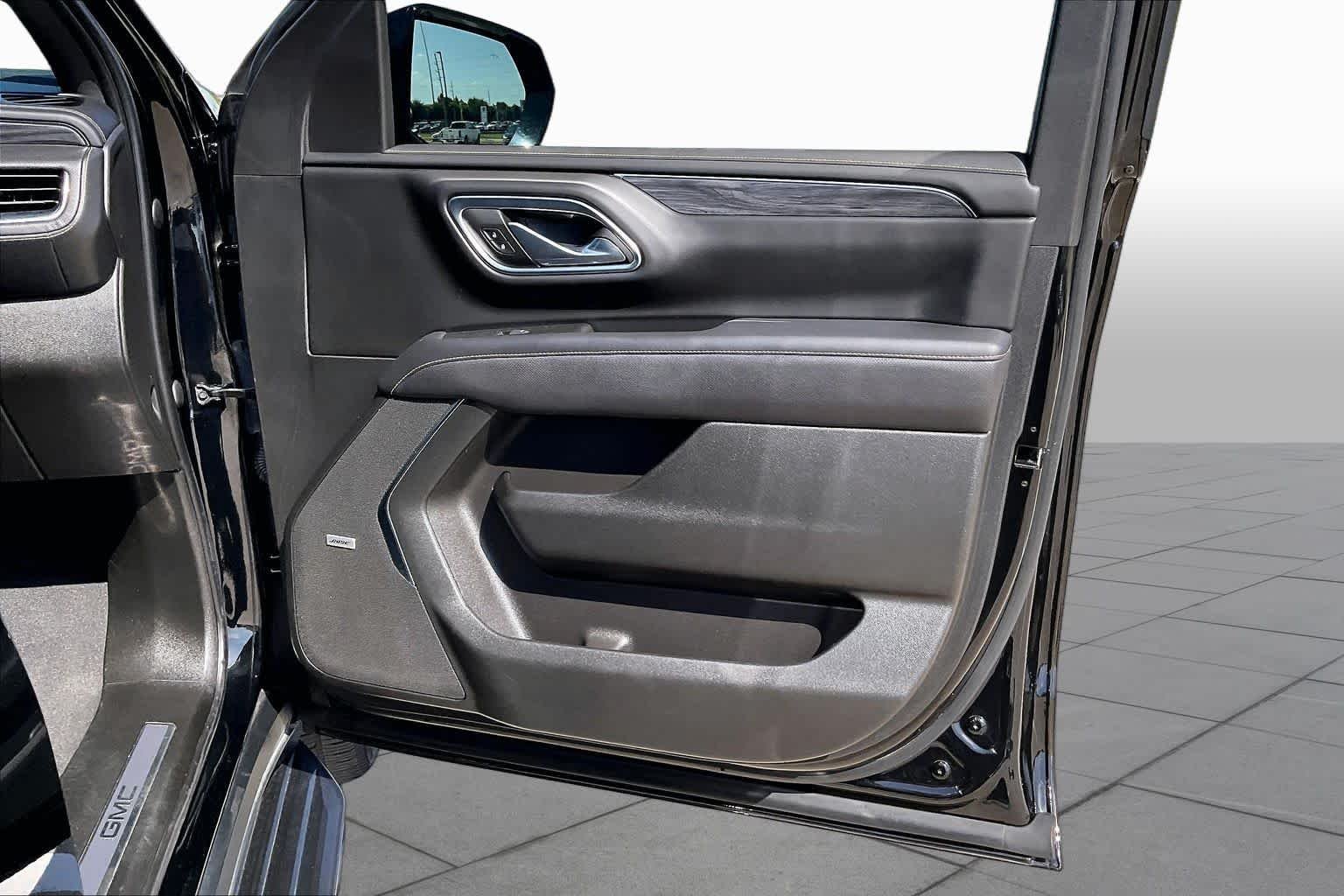 Used 2022 Onyx Black GMC SLT image 23