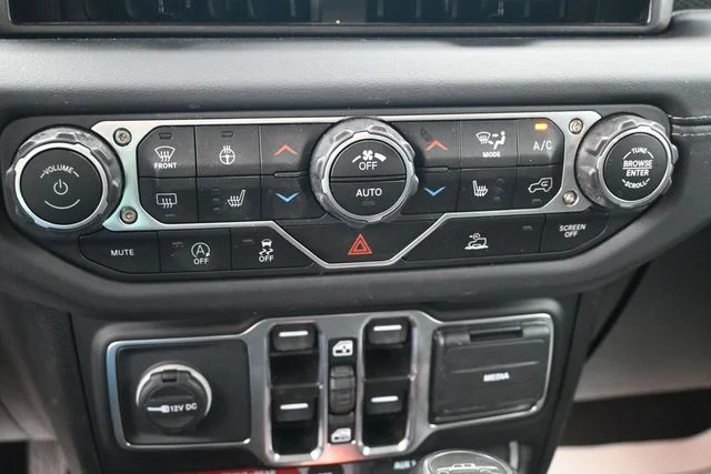 Certified Used 2025 41 Jeep Rubicon image 11