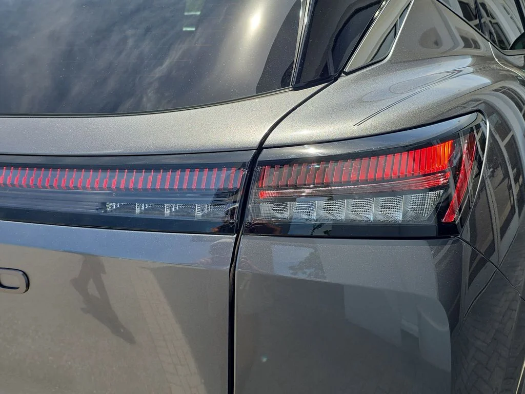 Used 2025 Gray Nissan SV image 8
