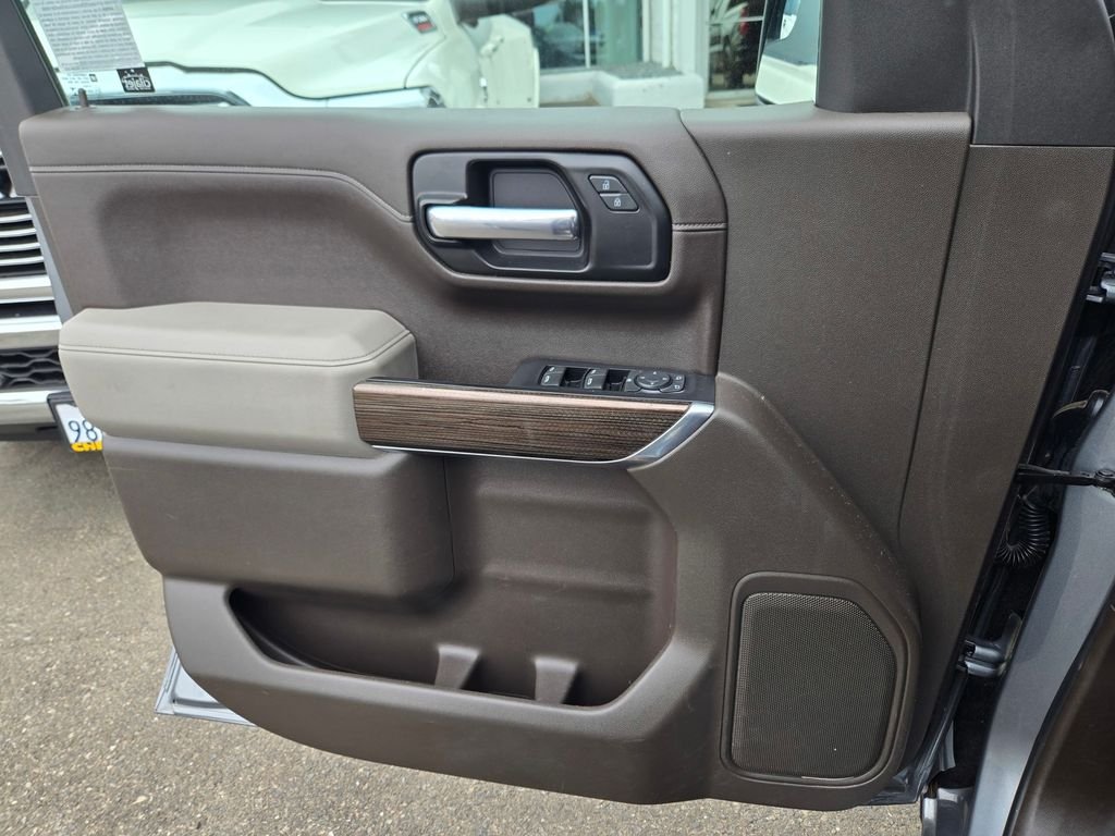 Used 2021 Gray Chevrolet LT image 13