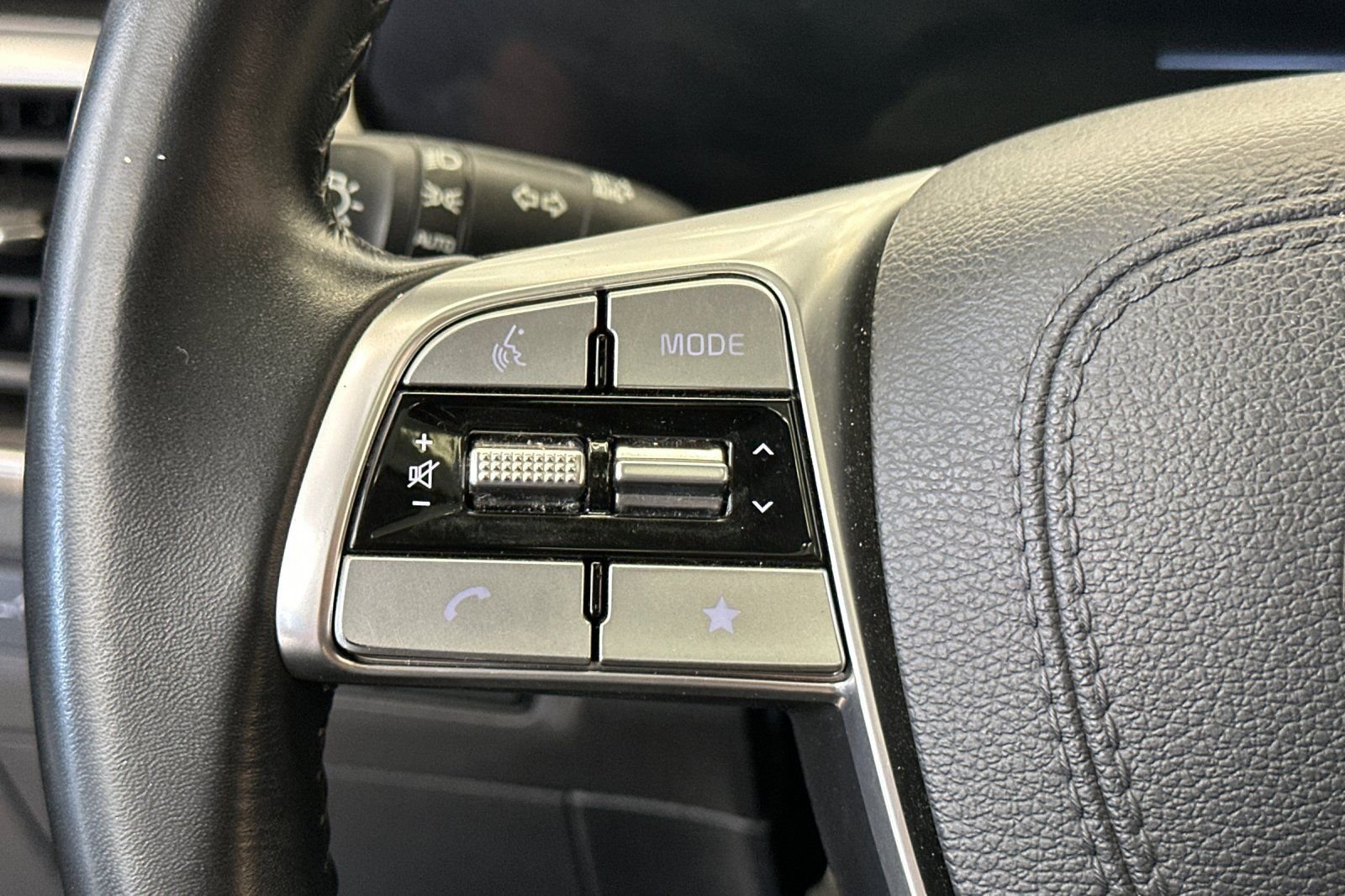 Used 2024 Gray Kia S image 25