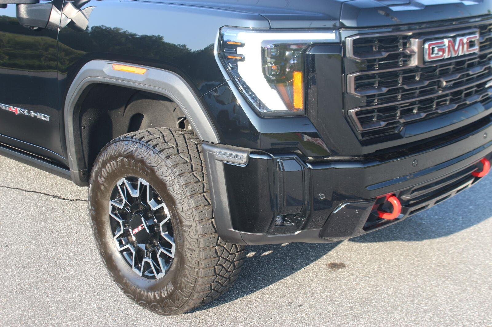 Used 2026 Onyx Black GMC AT4X image 9