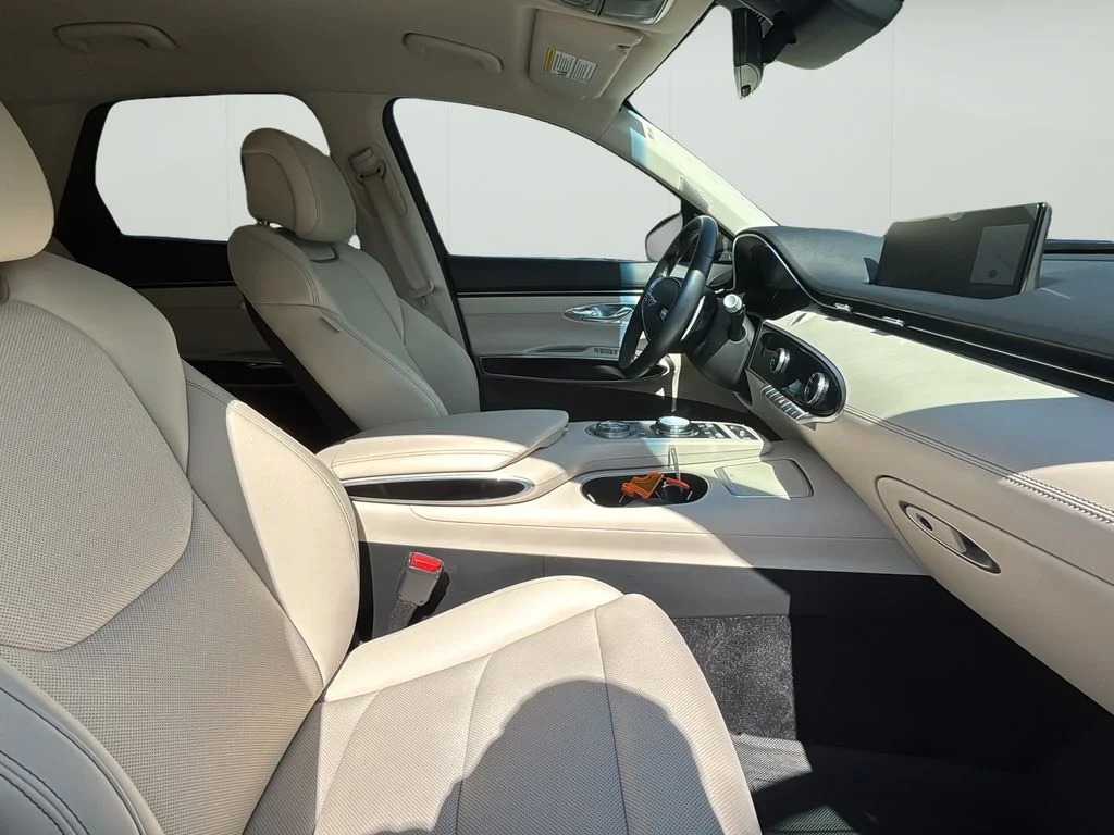 2025 GENESIS GV70 Standard - Photo 36