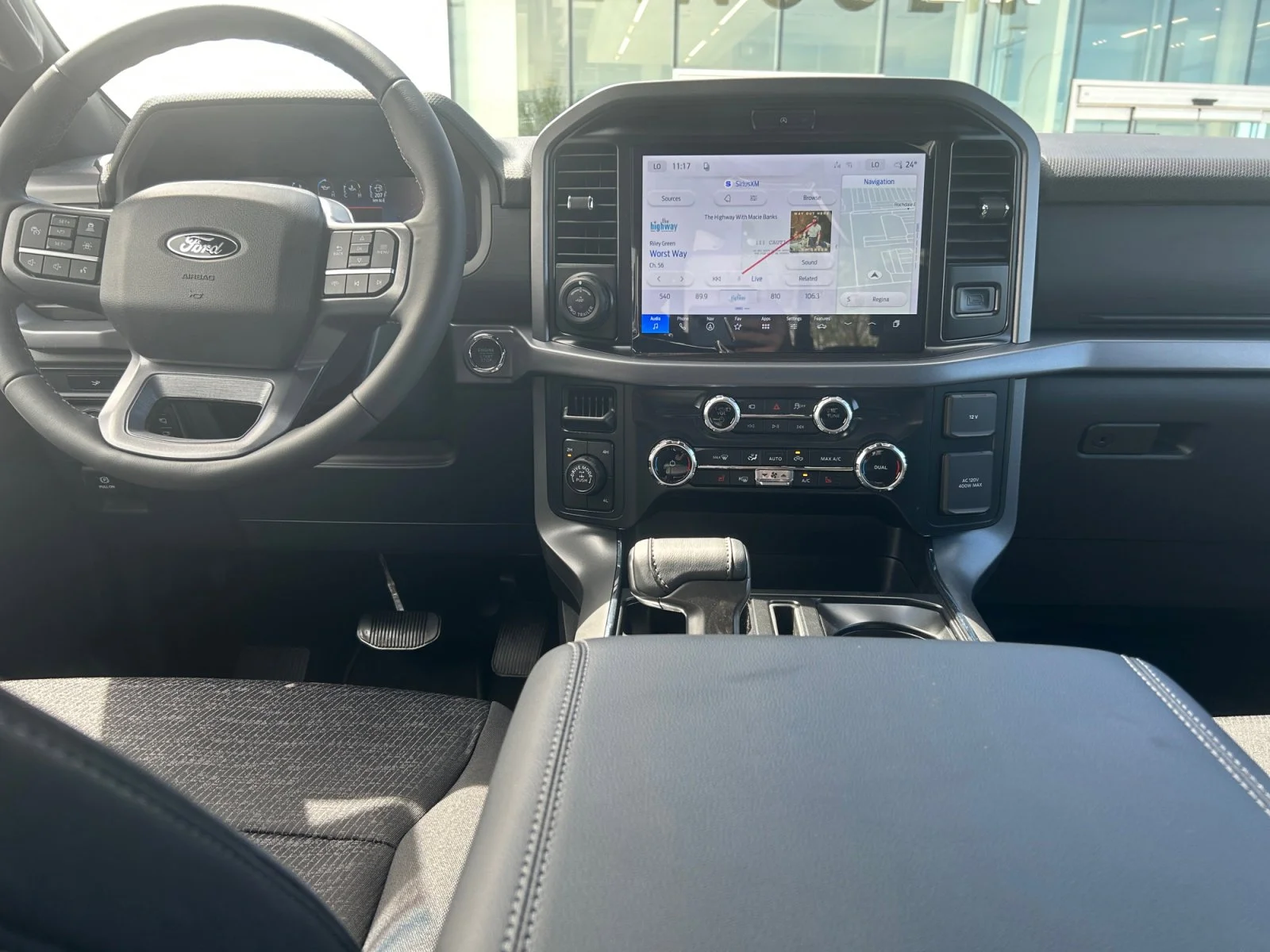 New 2026 Oxford White Ford XLT image 19