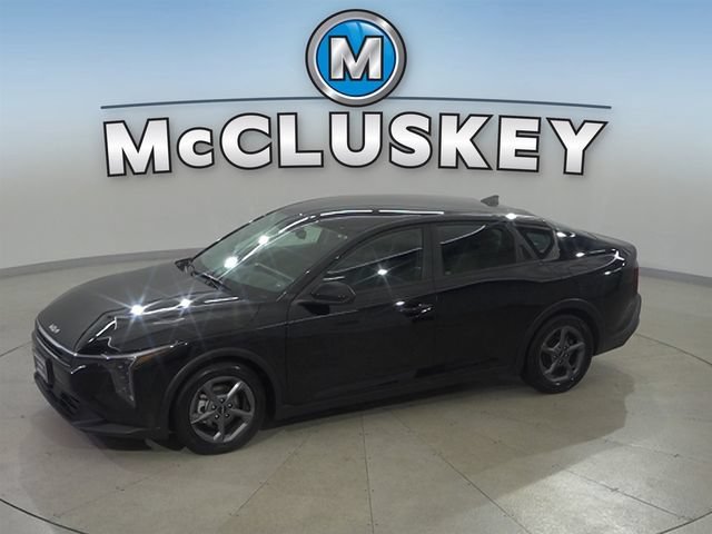 Used 2025 Black Kia LXS image 1