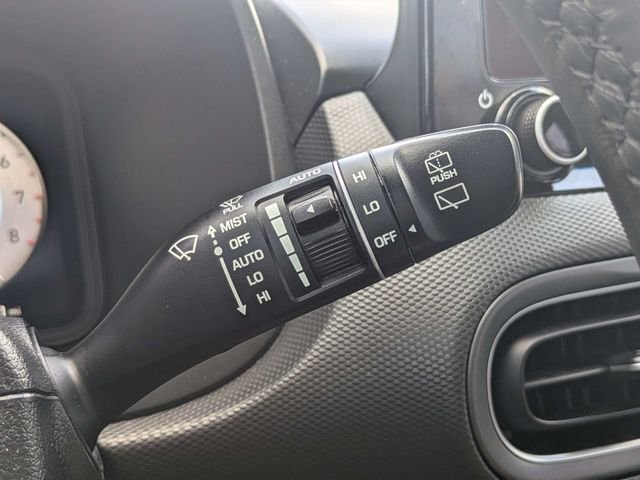 Used 2022 Black Hyundai Limited image 29